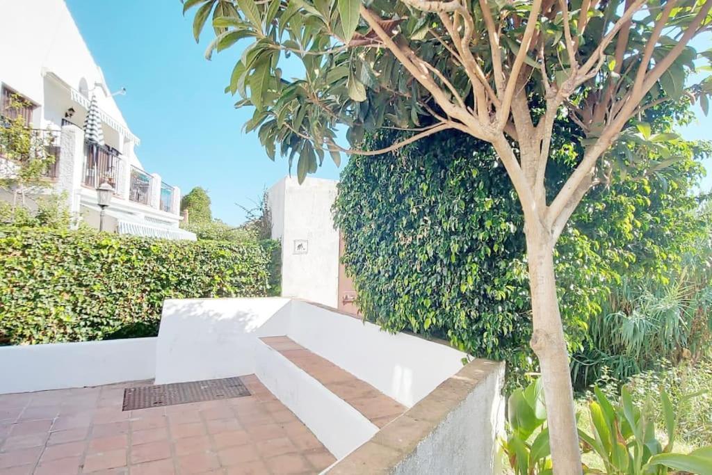 Apartamento Entero Con Solarium En Sabinillas, Con Piscina Y Al Lado Del Puerto De La Duquesa Manilva Eksteriør billede