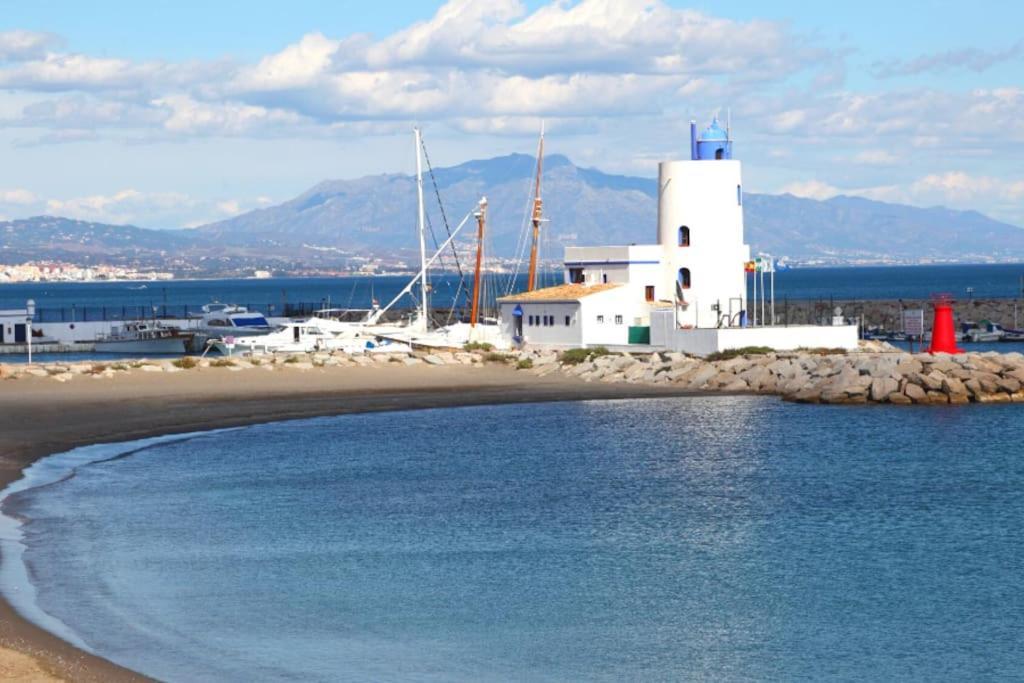 Apartamento Entero Con Solarium En Sabinillas, Con Piscina Y Al Lado Del Puerto De La Duquesa Manilva Eksteriør billede