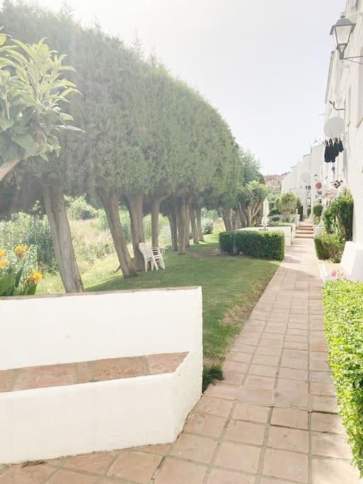 Apartamento Entero Con Solarium En Sabinillas, Con Piscina Y Al Lado Del Puerto De La Duquesa Manilva Eksteriør billede