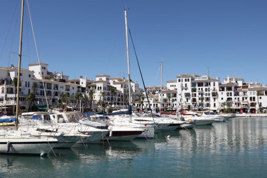 Apartamento Entero Con Solarium En Sabinillas, Con Piscina Y Al Lado Del Puerto De La Duquesa Manilva Eksteriør billede